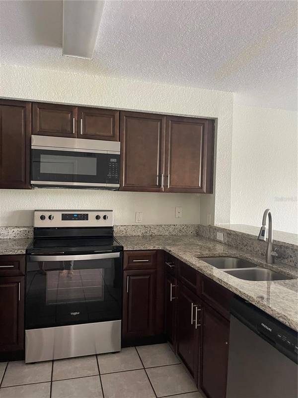 13815 FAIRWAY ISLAND DR #1323, Orlando, FL 32837