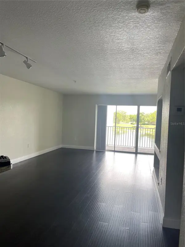13815 FAIRWAY ISLAND DR #1323, Orlando, FL 32837