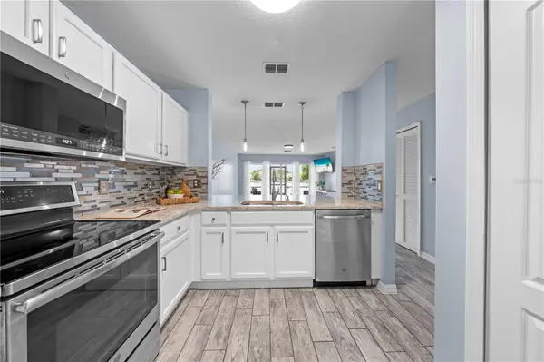 2705 EMERALD LAKE CT #2705, Kissimmee, FL 34744