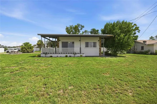 6704 WINTERSET GARDENS RD, Winter Haven, FL 33884
