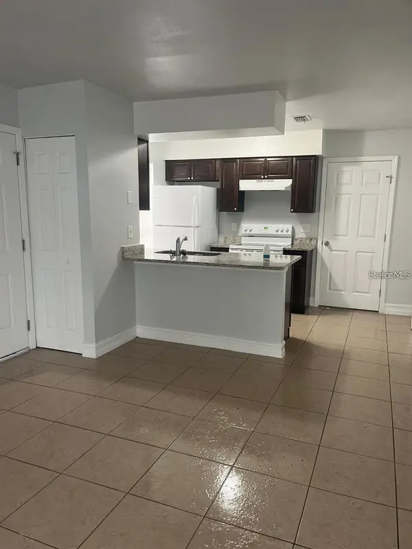 1805 CRYSTAL GROVE DR #1805, Lakeland, FL 33801