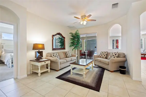 1316 GOLF COURSE Pkwy, Davenport, FL 33837