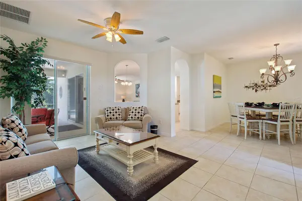 1316 GOLF COURSE Pkwy, Davenport, FL 33837