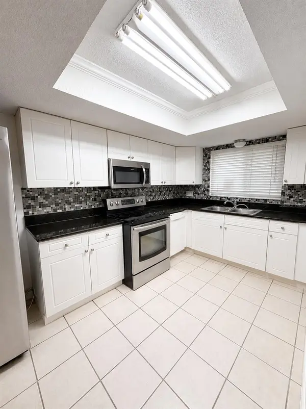 3870 MISSION DR #6, Jacksonville, FL 32217