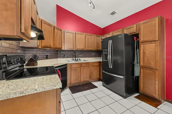 100 GROVE HOLLOW CT, Sanford, FL 32773