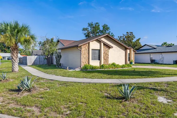 100 GROVE HOLLOW CT, Sanford, FL 32773