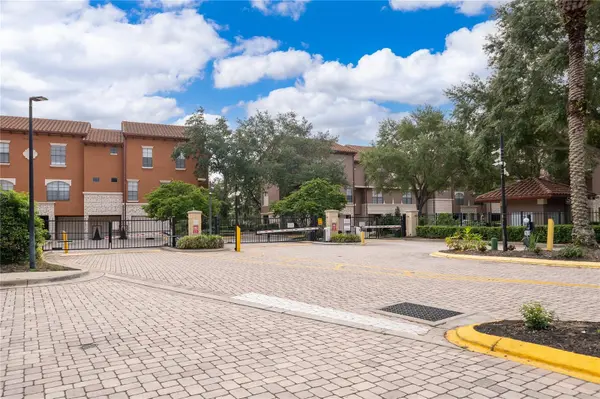 6141 METROWEST BLVD #305, Orlando, FL 32835
