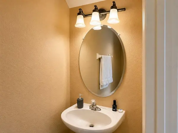 106 WEYMOUTH DR, Davenport, FL 33897