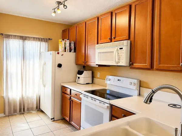 106 WEYMOUTH DR, Davenport, FL 33897