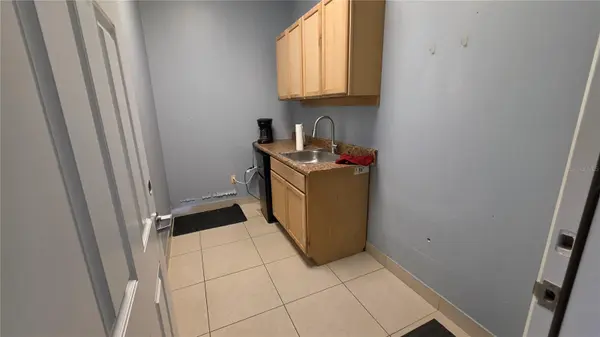 1901 S JOHN YOUNG Pkwy #103, Kissimmee, FL 34741