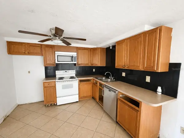 3303 EISENHOWER DR, Holiday, FL 34691