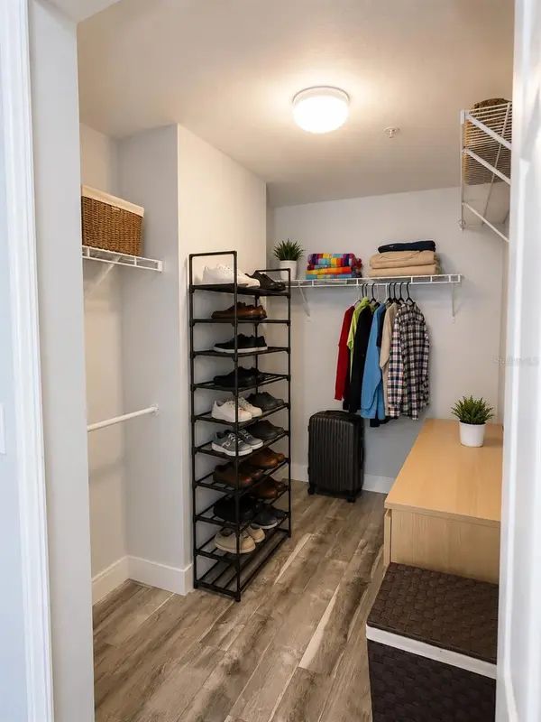 5463 VINELAND RD #5203, Orlando, FL 32811