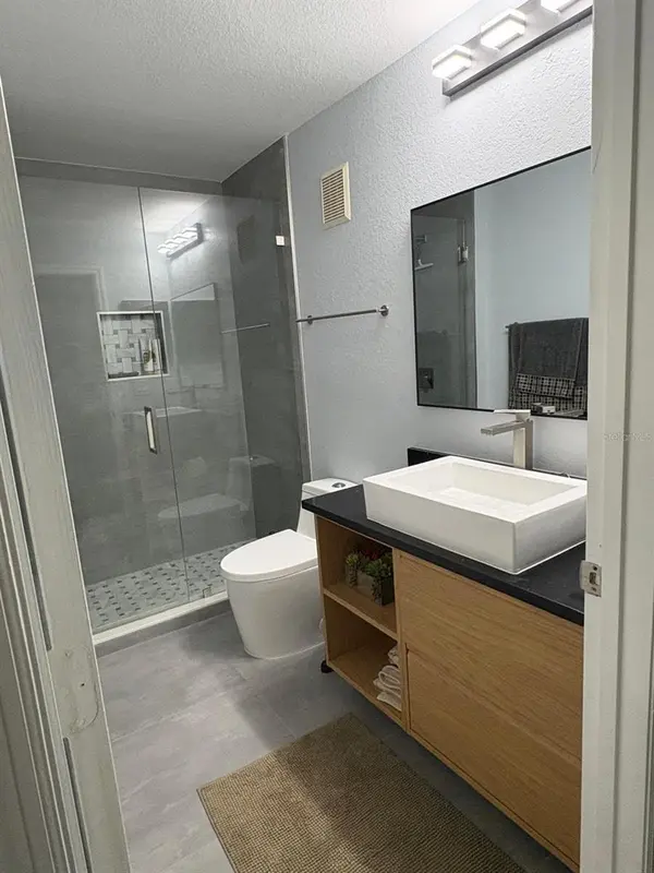 5463 VINELAND RD #5203, Orlando, FL 32811