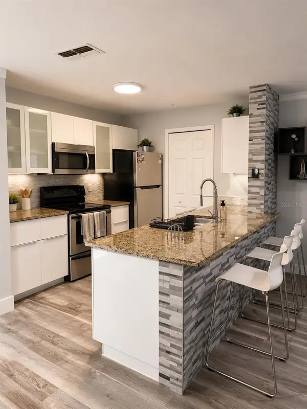 5463 VINELAND RD #5203, Orlando, FL 32811