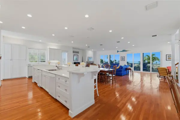 106 2ND AVE, St Pete Beach, FL 33706