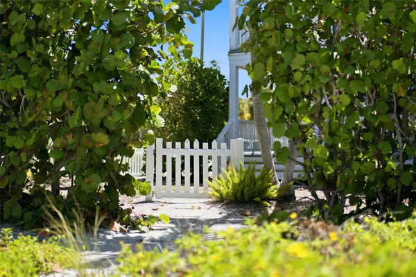 106 2ND AVE, St Pete Beach, FL 33706