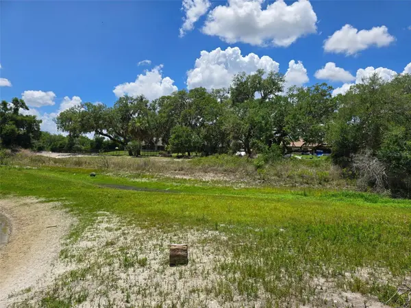 5066 WESTLAKE BLVD, Dade City, FL 33523