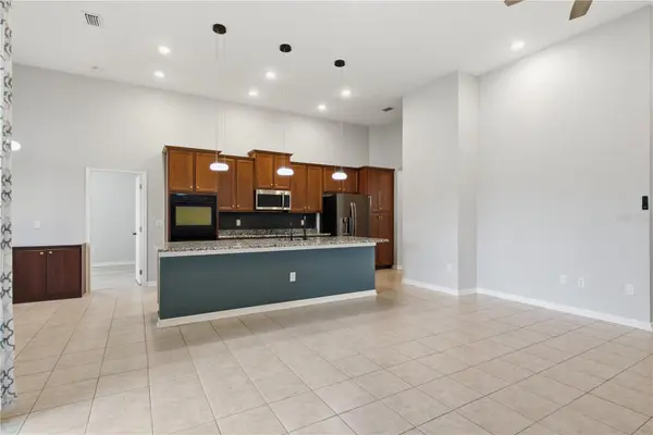 6410 FALLING OAK TRL, Wesley Chapel, FL 33545
