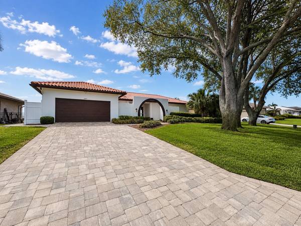 4901 LANSING ST NE, St Petersburg, FL 33703