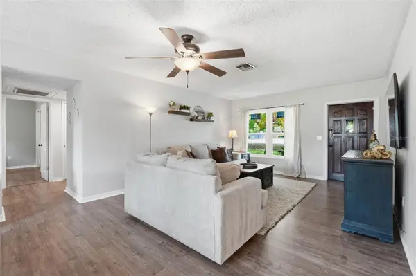 2140 NE COACHMAN RD, Clearwater, FL 33765