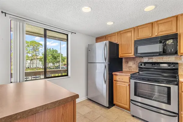 108 WOODLANDS CT #108, Oldsmar, FL 34677