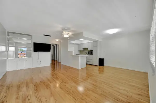 650 PINELLAS POINT DR S ##205, St Petersburg, FL 33705