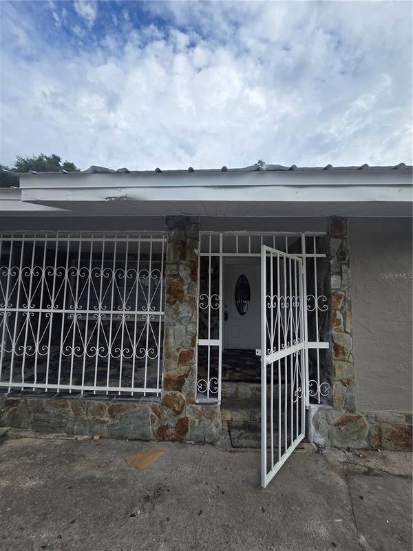 3905 E OSBORNE AVE, Tampa, FL 33610