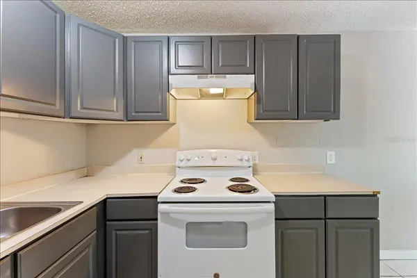6345 NEWTOWN CIR #45B2, Tampa, FL 33615