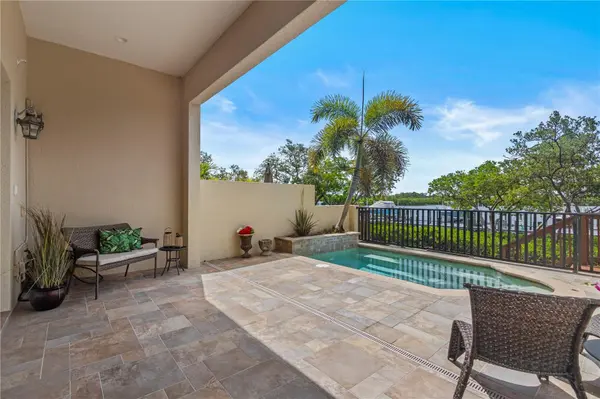 1008 PASEO DEL RIO NE, St Petersburg, FL 33702
