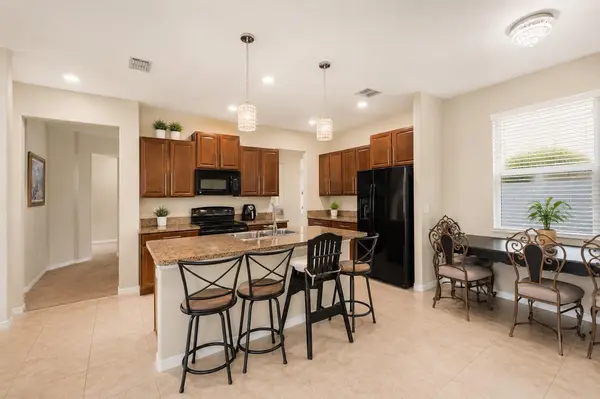 11334 VILLAS ON THE GREEN DR, Riverview, FL 33579