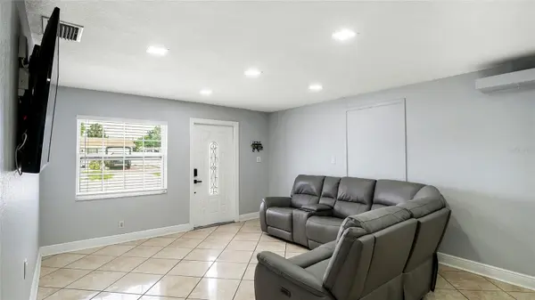 6424 YORKSHIRE RD, Tampa, FL 33634