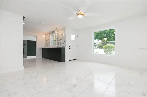 8723 N RIVER FOREST CIR, Tampa, FL 33604