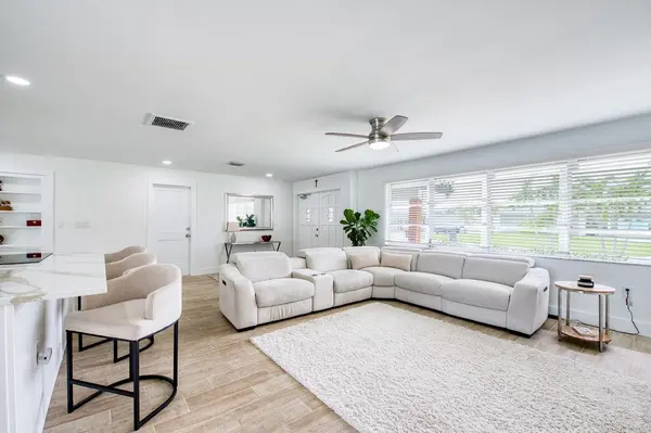 12125 6TH ST E, Treasure Island, FL 33706