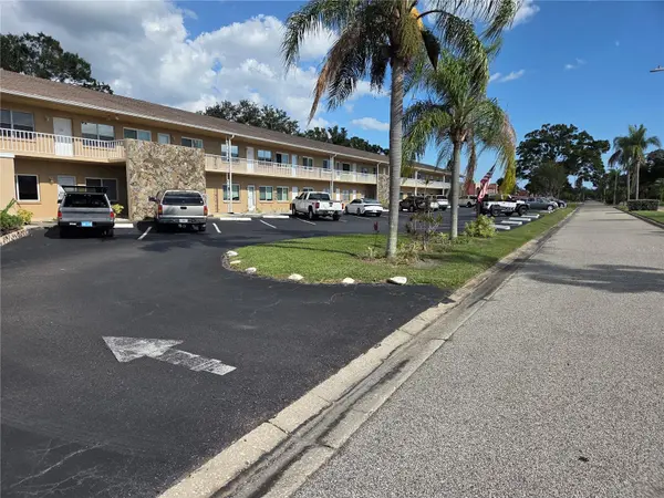 8039 GARDEN DR #109, Seminole, FL 33777