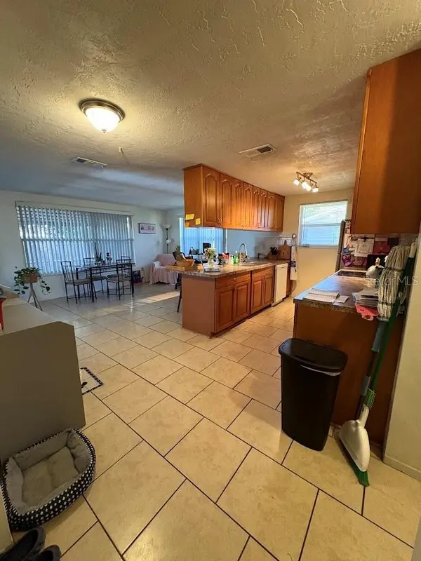 8220 FOX HOLLOW DR, Port Richey, FL 34668