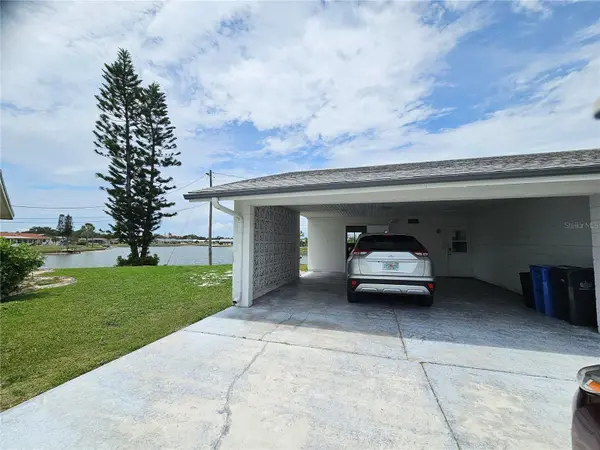 1703 AMHURST CIR, Sun City Center, FL 33573
