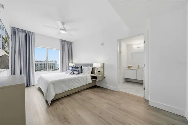 411 E SHORE DR #207, Clearwater Beach, FL 33767