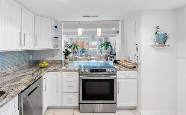 17920 GULF BLVD #302, Redington Shores, FL 33708
