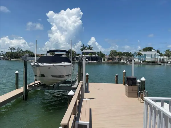 311 S ISLE DR, St Pete Beach, FL 33706
