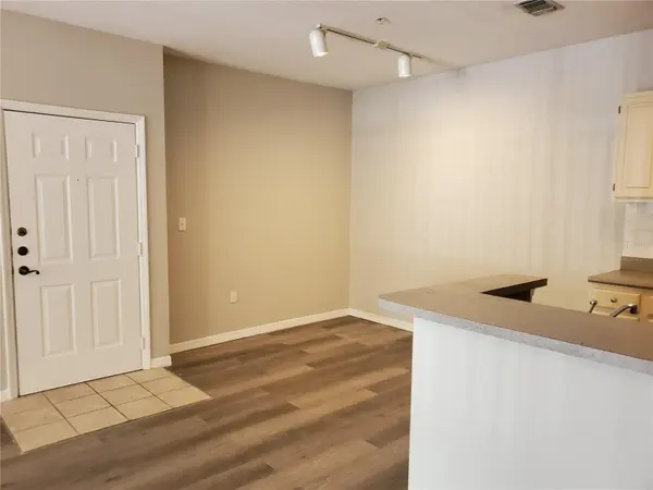 5807 LEGACY CRESCENT PL #201, Riverview, FL 33578