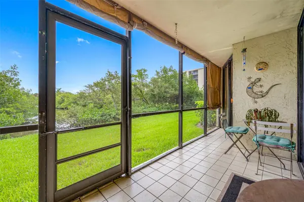 900 COVE CAY DR #1F, Clearwater, FL 33760