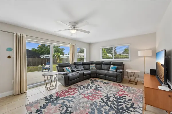 5005 BEE RIDGE RD, Sarasota, FL 34233