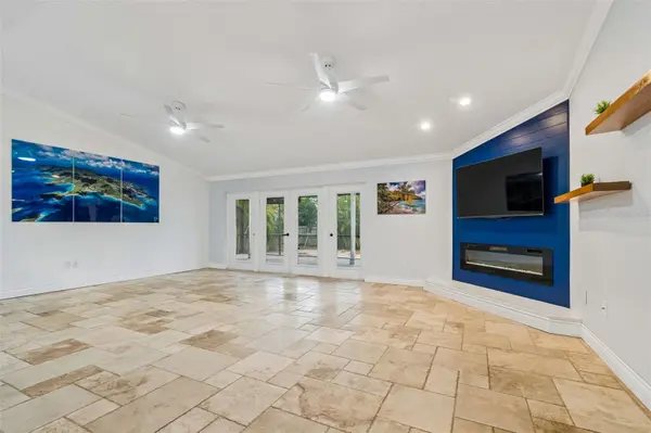 1425 POINSETTIA AVE, Tarpon Springs, FL 34689