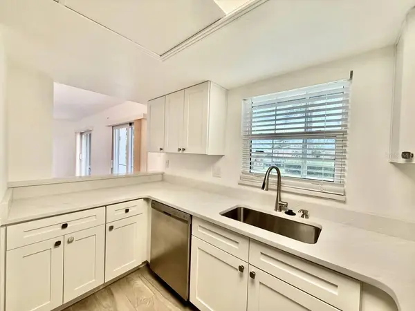 8801 BAY POINTE DR #102, Tampa, FL 33615