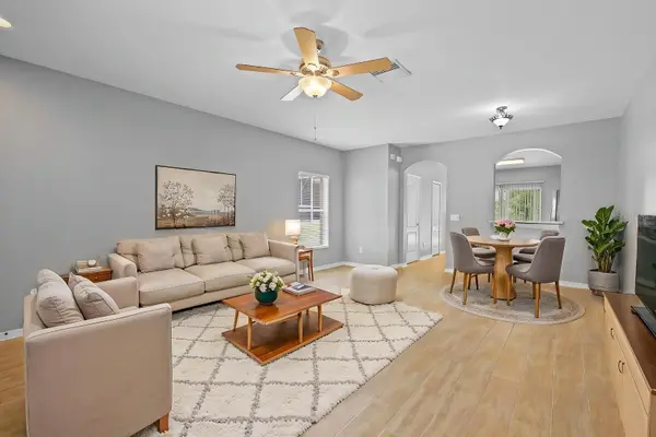 5879 FISHHAWK RIDGE DR, Lithia, FL 33547