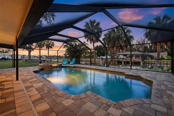 9910 PENINSULAR DR, Gibsonton, FL 33534