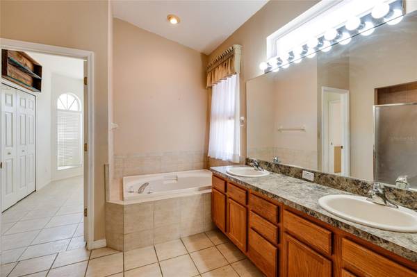 1805 WOOD BEND ST, Tarpon Springs, FL 34689