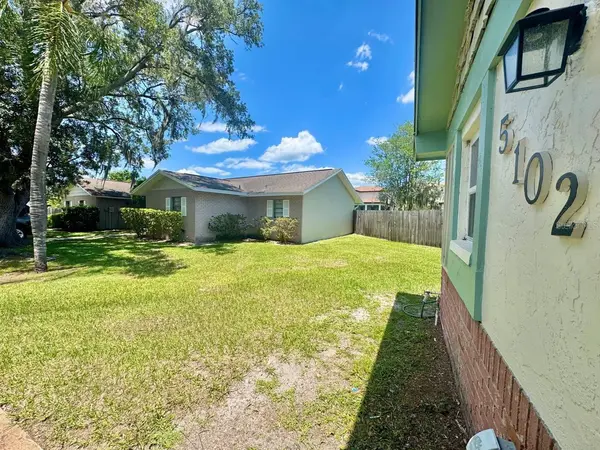 5102 LAWNTON CT, Tampa, FL 33624