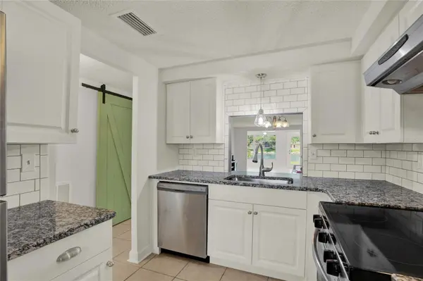 4115 HAMPTON DR #n/a, New Port Richey, FL 34652