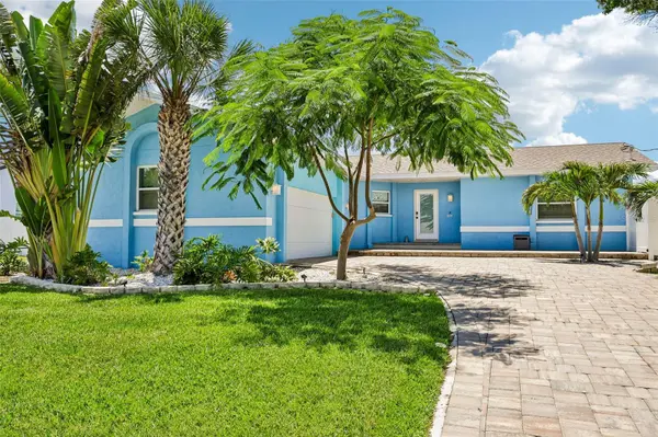 6304 FLAMINGO DR, Apollo Beach, FL 33572